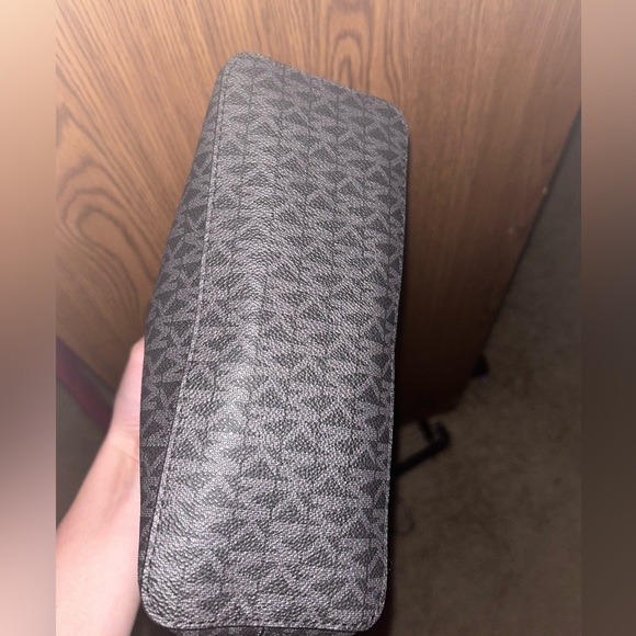 Michael Kors Jet Set Travel Medium Logo Dome Crossbody Bag - Picture 9 of 9